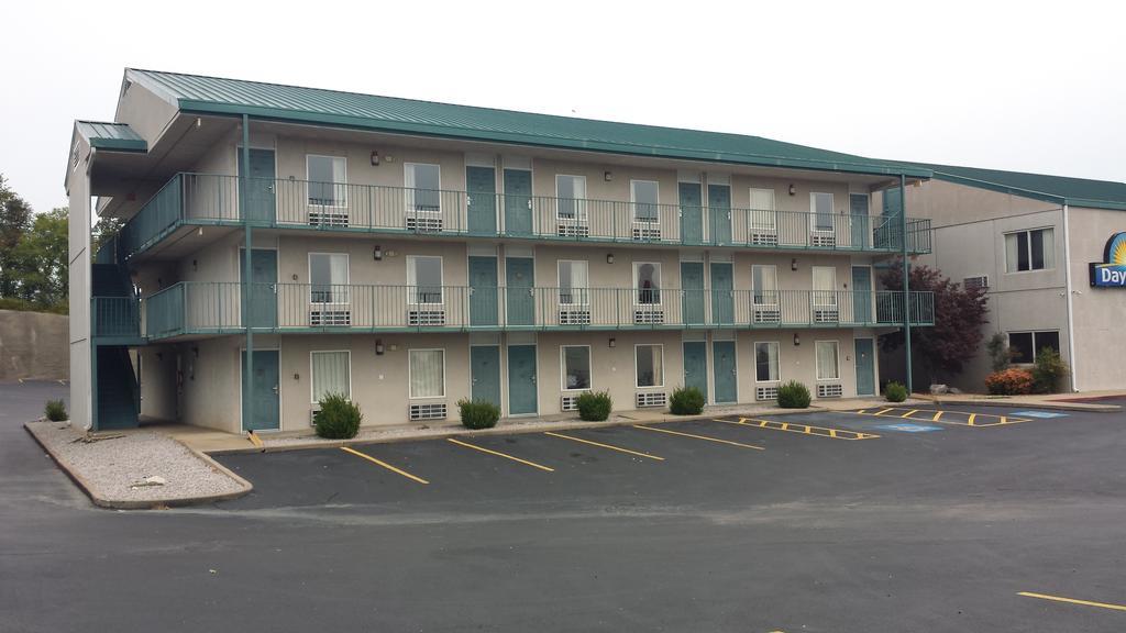 Days Inn By Wyndham Harrison Buitenkant foto